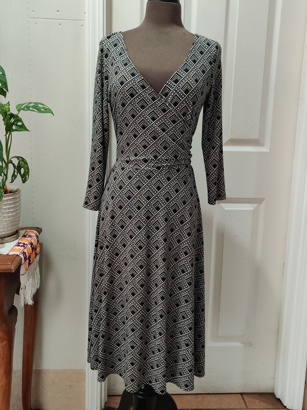 London Times Black and White Geometric Print Dress